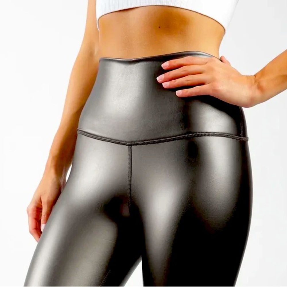 NWT 90 Degree by Reflex medium gray Leatherette Super High Rise Leggings pants